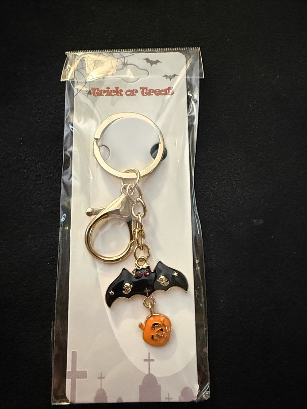 Halloween Bat & Jack-O'-Lantern Keychain - Gold-tone